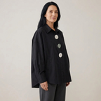 Eliza – Elegancka Narzutka z Guzikami