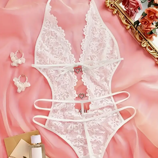 Velvette | Body met kant en diamanten hartjes